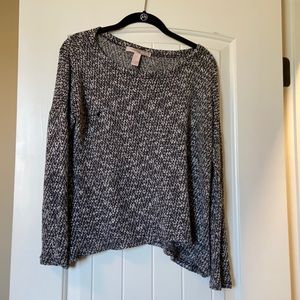 BLACK AND WHITE SWEATER